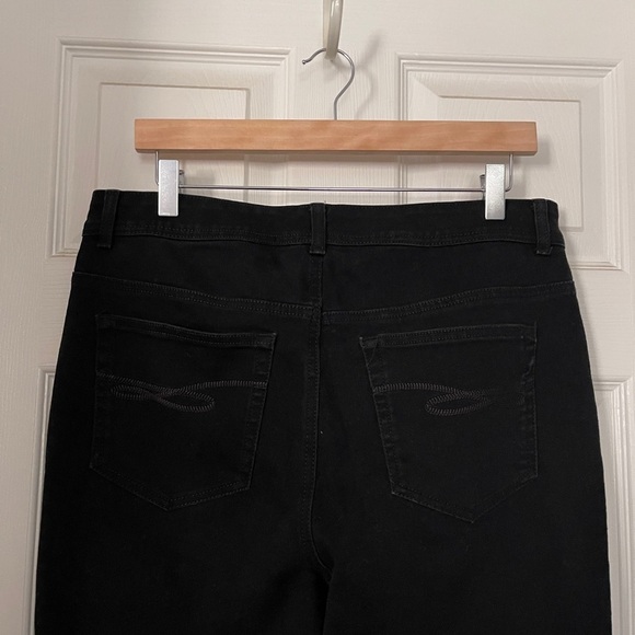 Style & Co Ankle Black Tummy Slimming Jeans - Picture 4 of 8